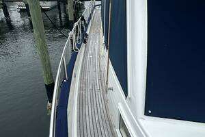 2002 Grand Banks Classic thumbnail 15