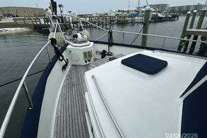 2002 Grand Banks Classic thumbnail 11