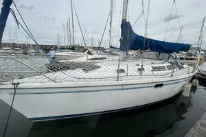 1995 Catalina 320 thumbnail 1