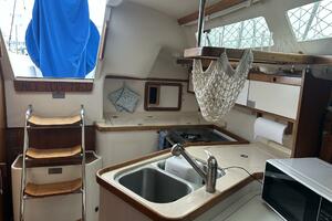 1995 Catalina 320 thumbnail 14