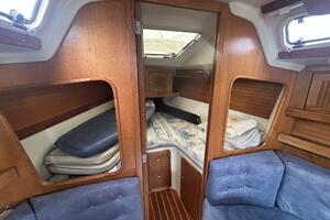 1995 Catalina 320 thumbnail 8