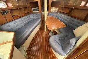 1995 Catalina 320 thumbnail 19