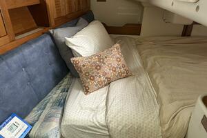 1995 Catalina 320 thumbnail 7