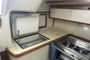 1995 Catalina 320 thumbnail 11