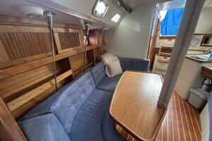 1995 Catalina 320 thumbnail 22