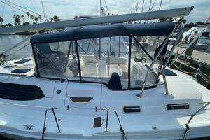 2010 Hunter 45 Center Cockpit thumbnail 11