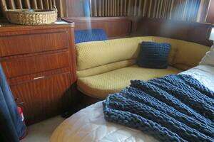 1986 Hatteras 58 Motor Yacht thumbnail 36