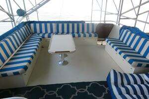 1986 Hatteras 58 Motor Yacht thumbnail 14