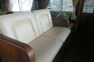 1986 Hatteras 58 Motor Yacht thumbnail 8