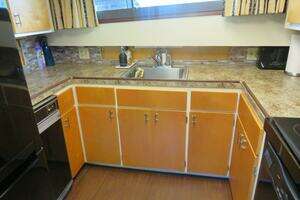 1986 Hatteras 58 Motor Yacht thumbnail 24