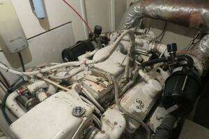 1986 Hatteras 58 Motor Yacht thumbnail 39