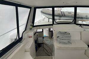 1998 Viking Motor Yacht thumbnail 9
