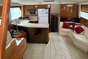 1998 Viking Motor Yacht thumbnail 16