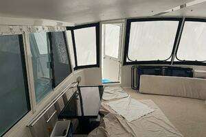 1998 Viking Motor Yacht thumbnail 12
