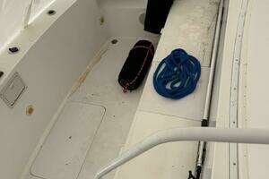 1998 Viking Motor Yacht thumbnail 14