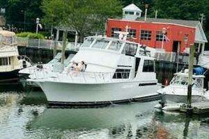 1998 Viking Motor Yacht thumbnail 2