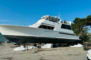 1998 Viking Motor Yacht thumbnail 5