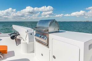 ROBIN S NEST 102ft Ocean Alexander Yacht For Sale