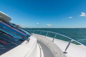 ROBIN S NEST 102ft Ocean Alexander Yacht For Sale