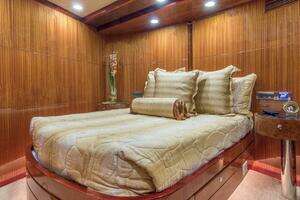 2008 Ocean Alexander 100 Skylounge Megayacht thumbnail 18