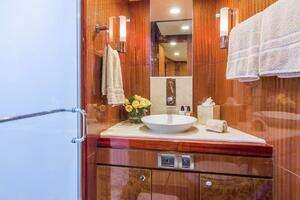 2008 Ocean Alexander 100 Skylounge Megayacht thumbnail 17