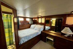 1975 Hatteras 58 LRC thumbnail 39