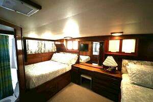 1975 Hatteras 58 LRC thumbnail 38