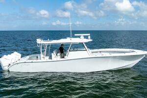 42ft Yellowfin Yacht For Sale