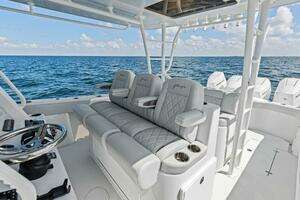 2024 Yellowfin 42 Offshore thumbnail 3