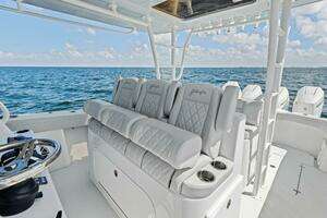 2024 Yellowfin 42 Offshore thumbnail 17