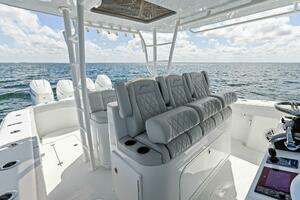 2024 Yellowfin 42 Offshore thumbnail 10