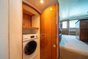 2006 Viking 52 Convertible thumbnail 26