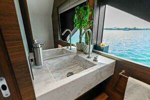 2023 Custom Line 33 Navetta thumbnail 67