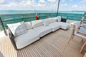 2023 Custom Line 33 Navetta thumbnail 26