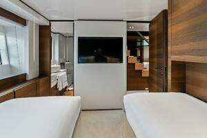 2023 Custom Line 33 Navetta thumbnail 94