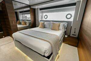 2023 Custom Line 33 Navetta thumbnail 74