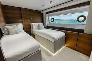 2023 Custom Line 33 Navetta thumbnail 91