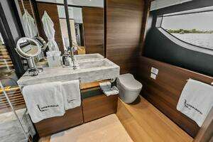 2023 Custom Line 33 Navetta thumbnail 65