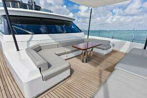2023 Custom Line 33 Navetta thumbnail 17
