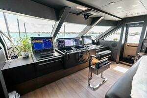2023 Custom Line 33 Navetta thumbnail 101