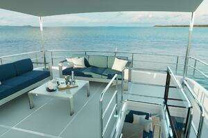 2026 Offshore Yachts thumbnail 10