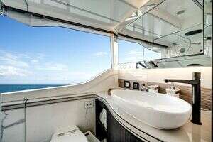 2024 Galeon 560 FLY thumbnail 15