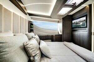 2024 Galeon 560 FLY thumbnail 4