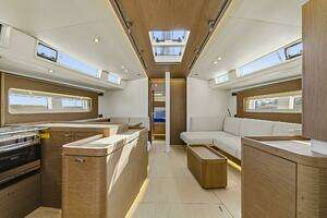 2024 Beneteau Oceanis Yacht 54 thumbnail 26