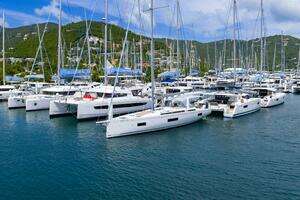 2024 Beneteau Oceanis Yacht 54 thumbnail 3