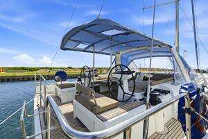 2024 Beneteau Oceanis Yacht 54 thumbnail 23