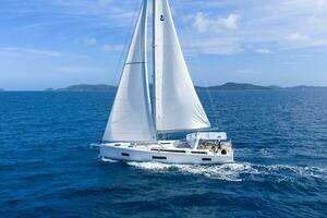 2024 Beneteau Oceanis Yacht 54 thumbnail 1