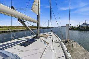 2024 Beneteau Oceanis Yacht 54 thumbnail 16