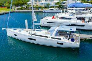 2024 Beneteau Oceanis Yacht 54 thumbnail 4