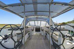 2024 Beneteau Oceanis Yacht 54 thumbnail 9